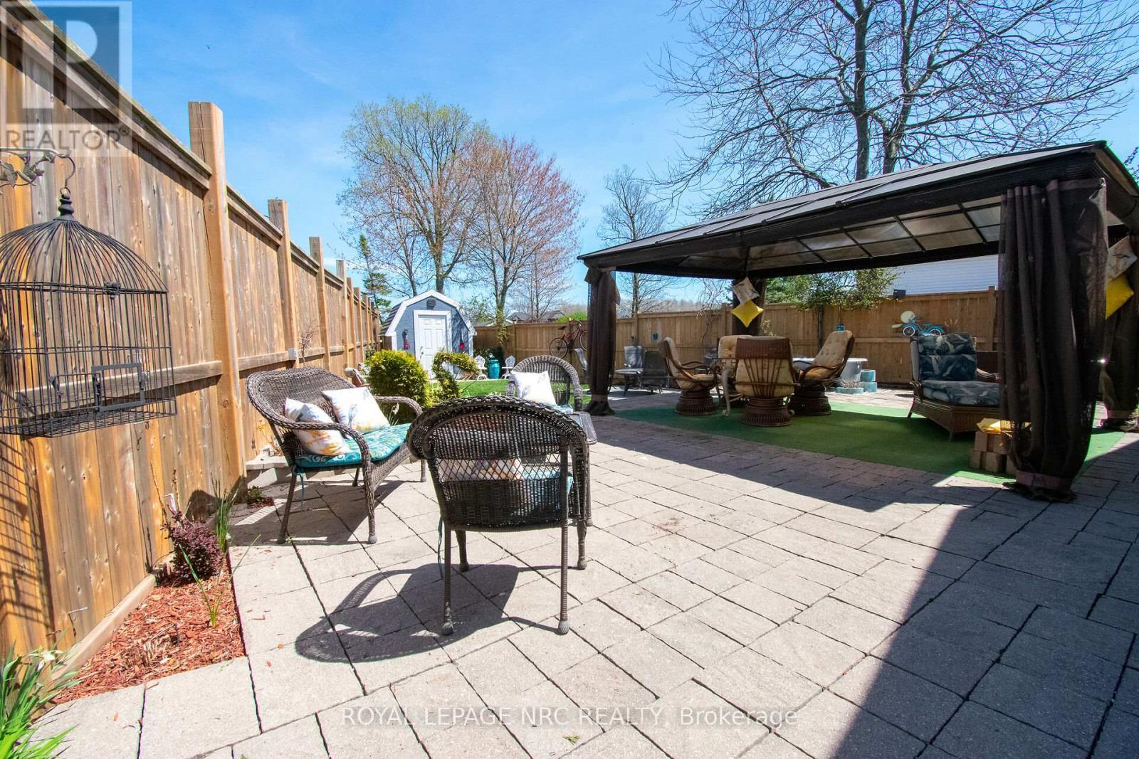 












7296 ALEX AVENUE

,
Niagara Falls (Oldfield),




Ontario
L2G7V4

