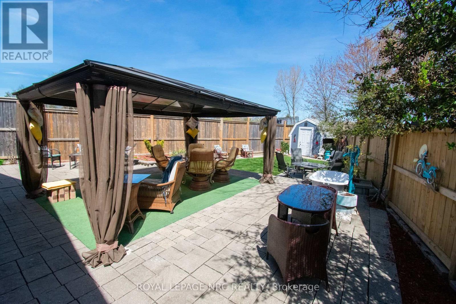 












7296 ALEX AVENUE

,
Niagara Falls (Oldfield),




Ontario
L2G7V4


