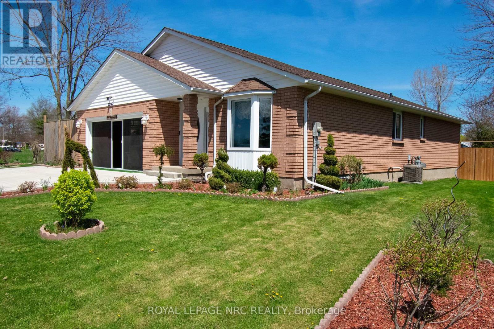 












7296 ALEX AVENUE

,
Niagara Falls (Oldfield),




Ontario
L2G7V4

