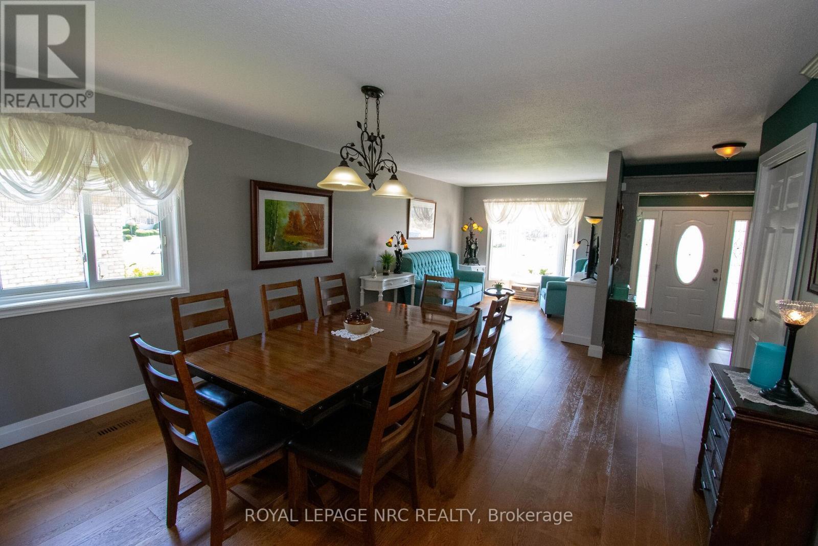 












7296 ALEX AVENUE

,
Niagara Falls (Oldfield),




Ontario
L2G7V4

