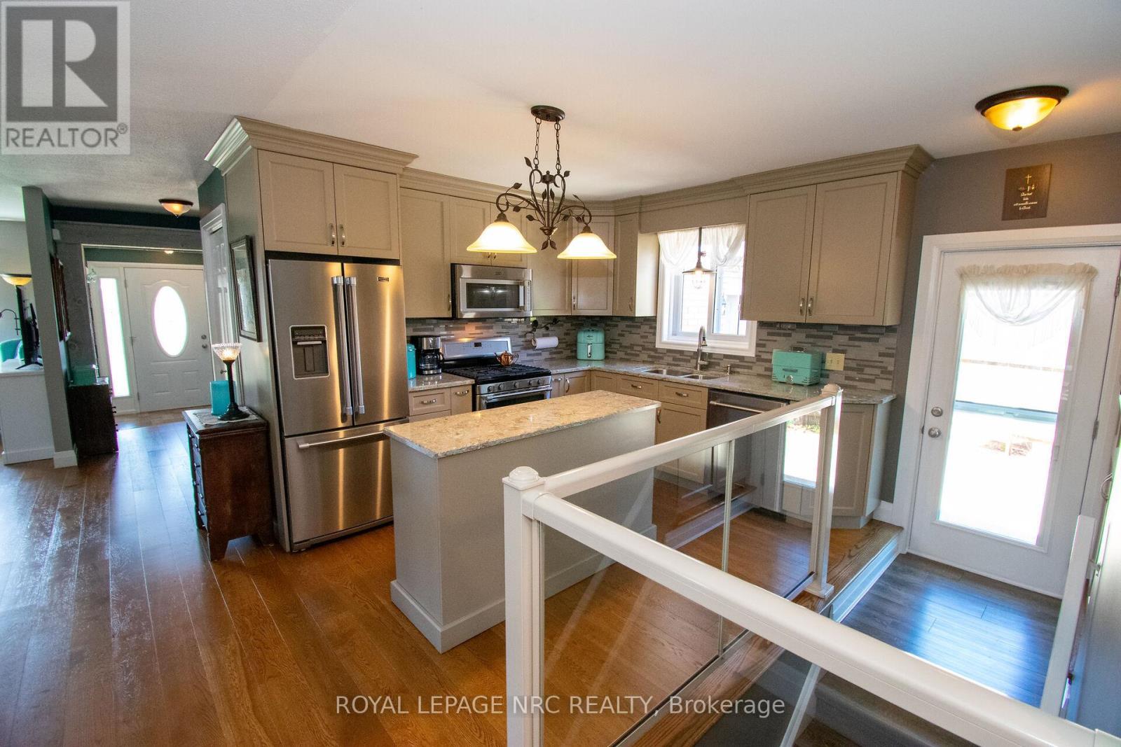 












7296 ALEX AVENUE

,
Niagara Falls (Oldfield),




Ontario
L2G7V4

