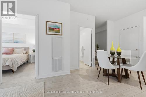 608 sq. ft.