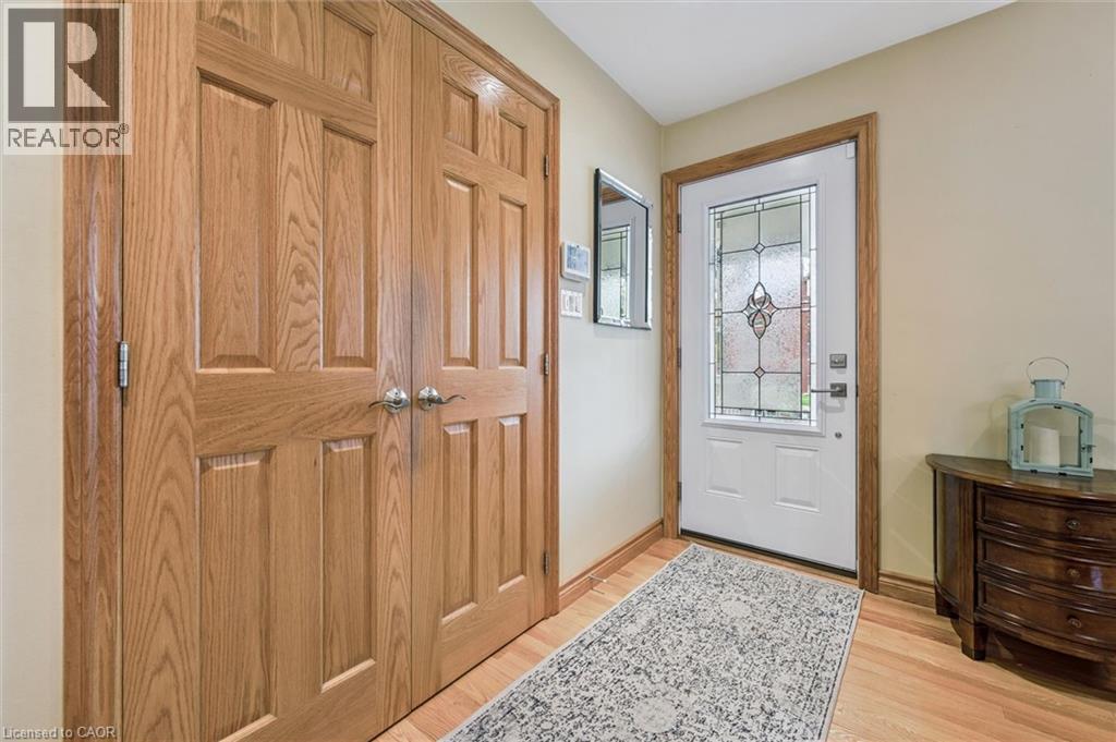 












574 SPRUCEHILL Avenue

,
Waterloo,




Ontario
N2L4V9

