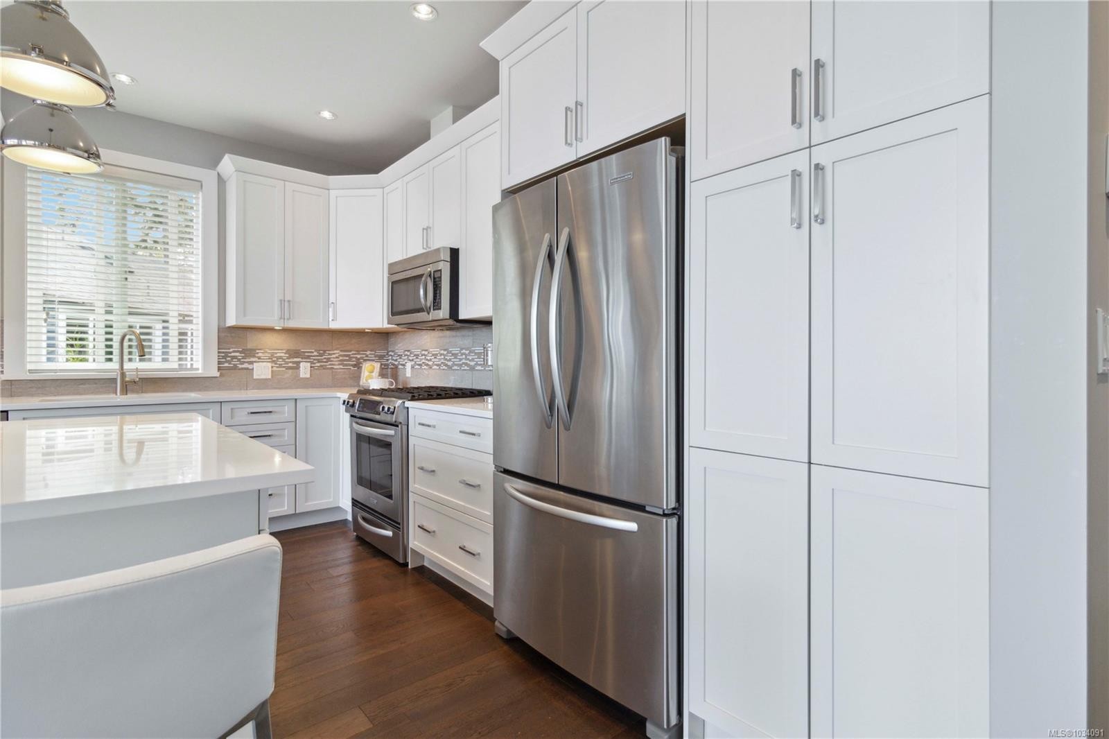 









708


Demel

Pl,
Colwood,




BC
V9C 3L6

