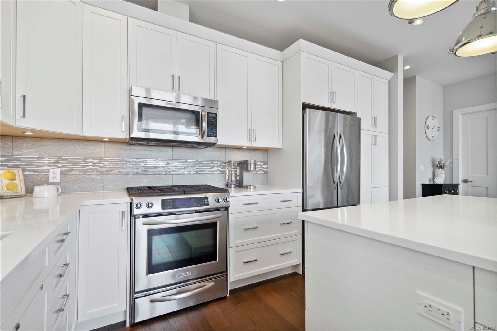 









708


Demel

Pl,
Colwood,




BC
V9C 3L6

