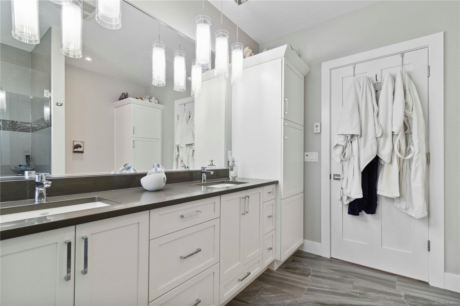 









708


Demel

Pl,
Colwood,




BC
V9C 3L6

