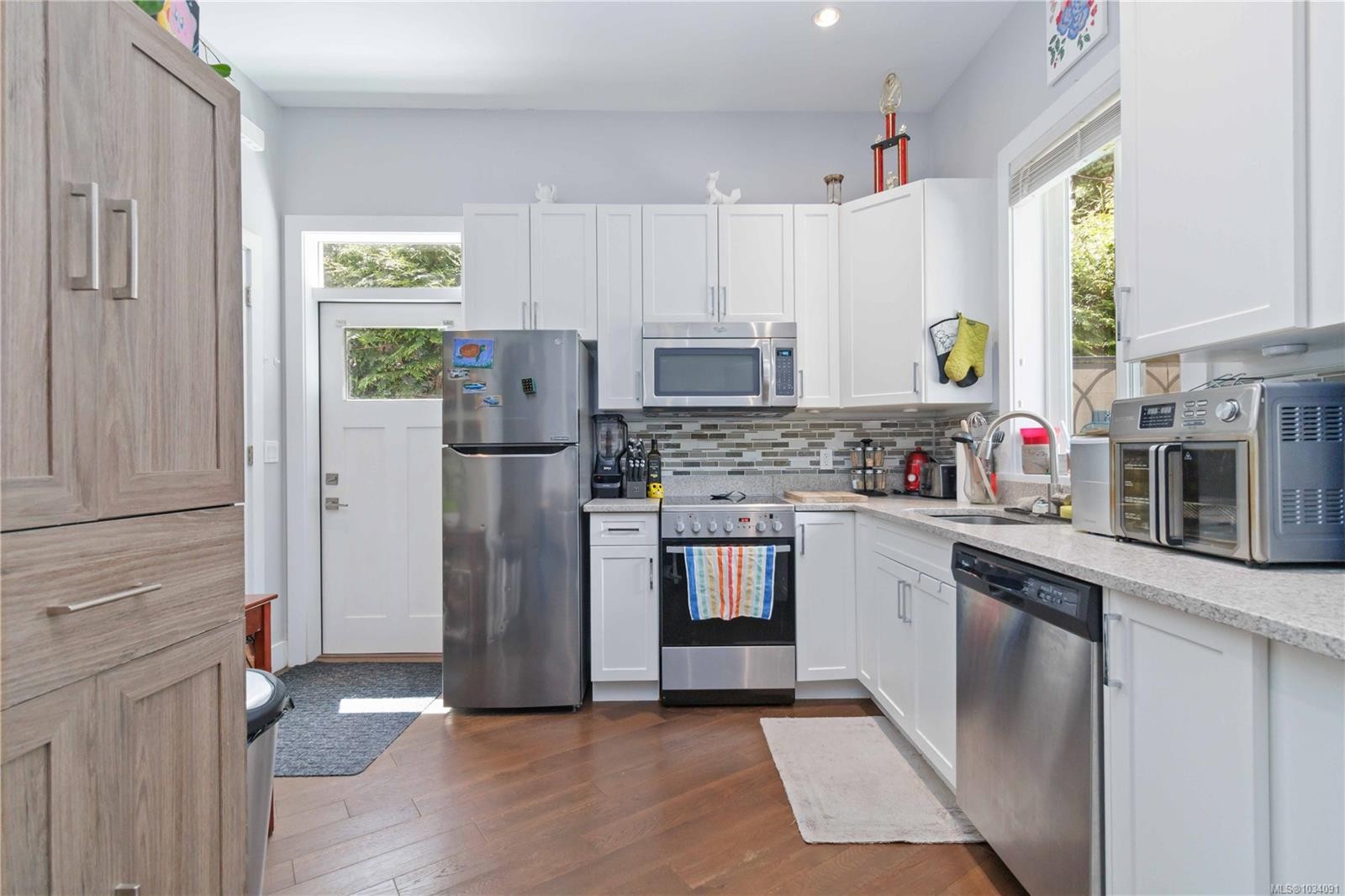 









708


Demel

Pl,
Colwood,




BC
V9C 3L6

