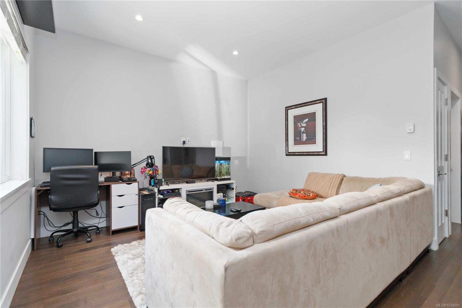 









708


Demel

Pl,
Colwood,




BC
V9C 3L6

