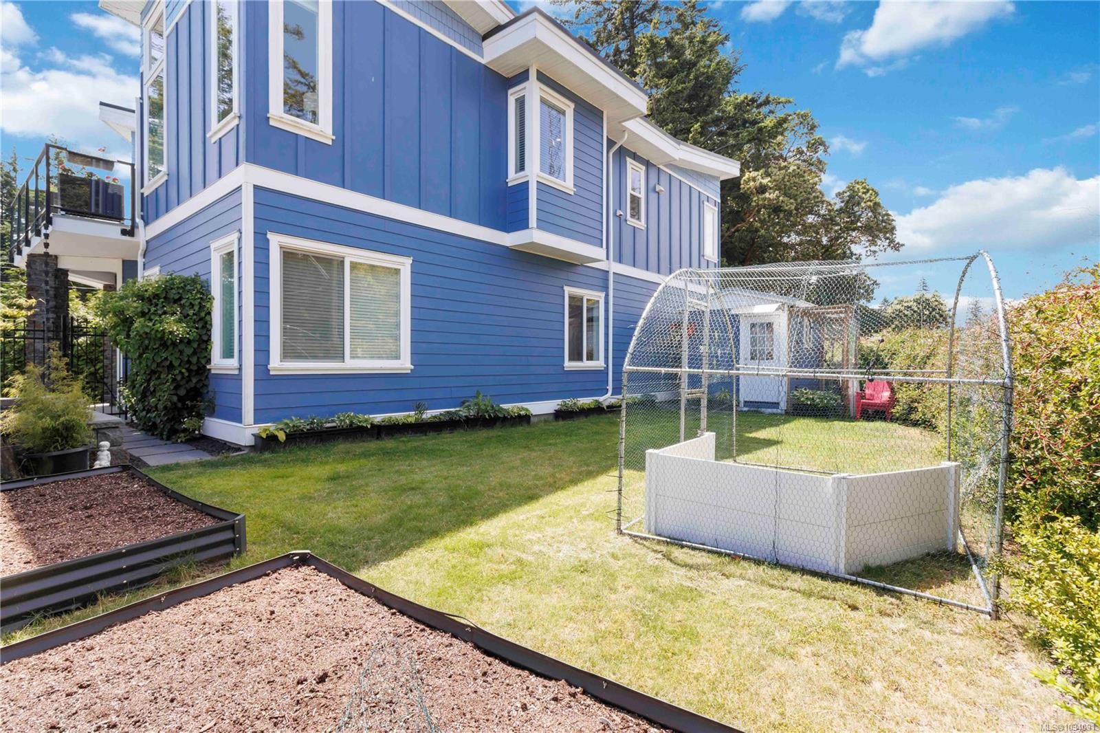 









708


Demel

Pl,
Colwood,




BC
V9C 3L6

