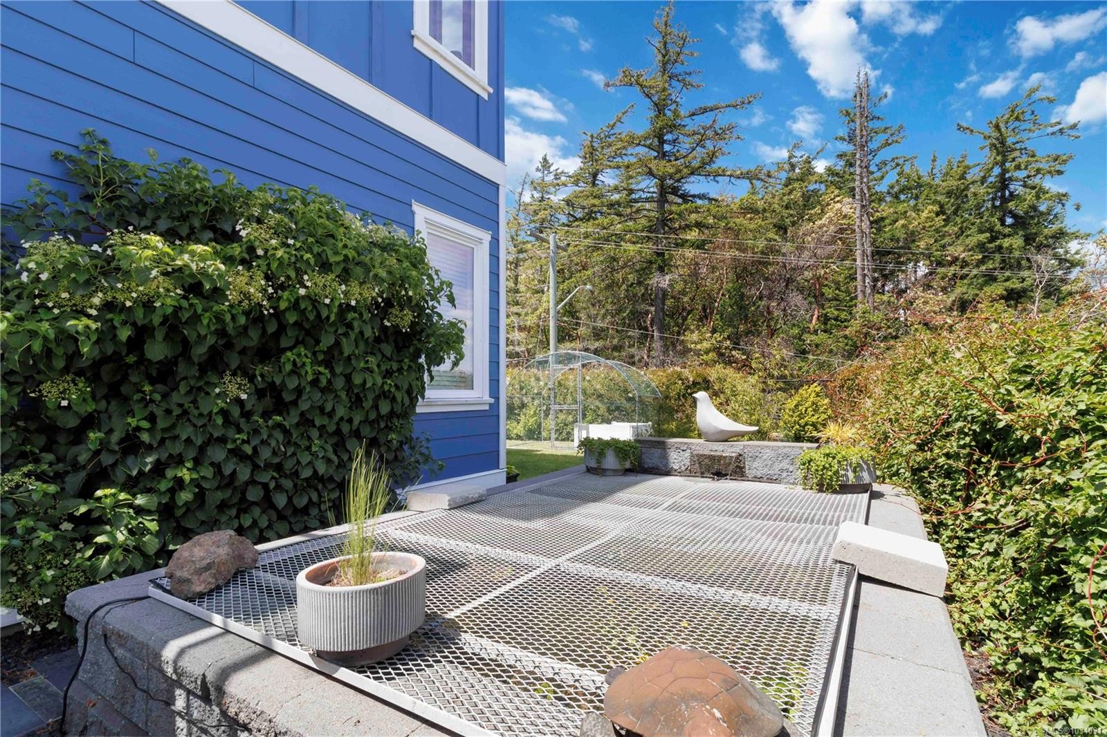 









708


Demel

Pl,
Colwood,




BC
V9C 3L6

