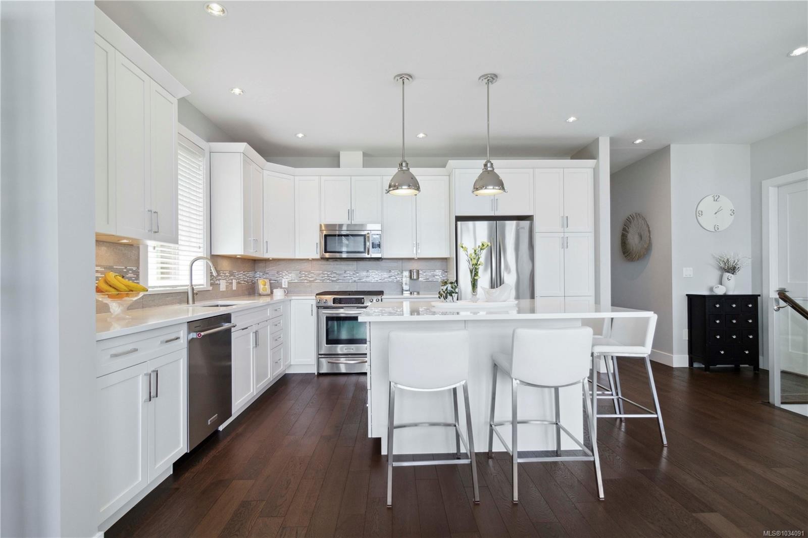 









708


Demel

Pl,
Colwood,




BC
V9C 3L6

