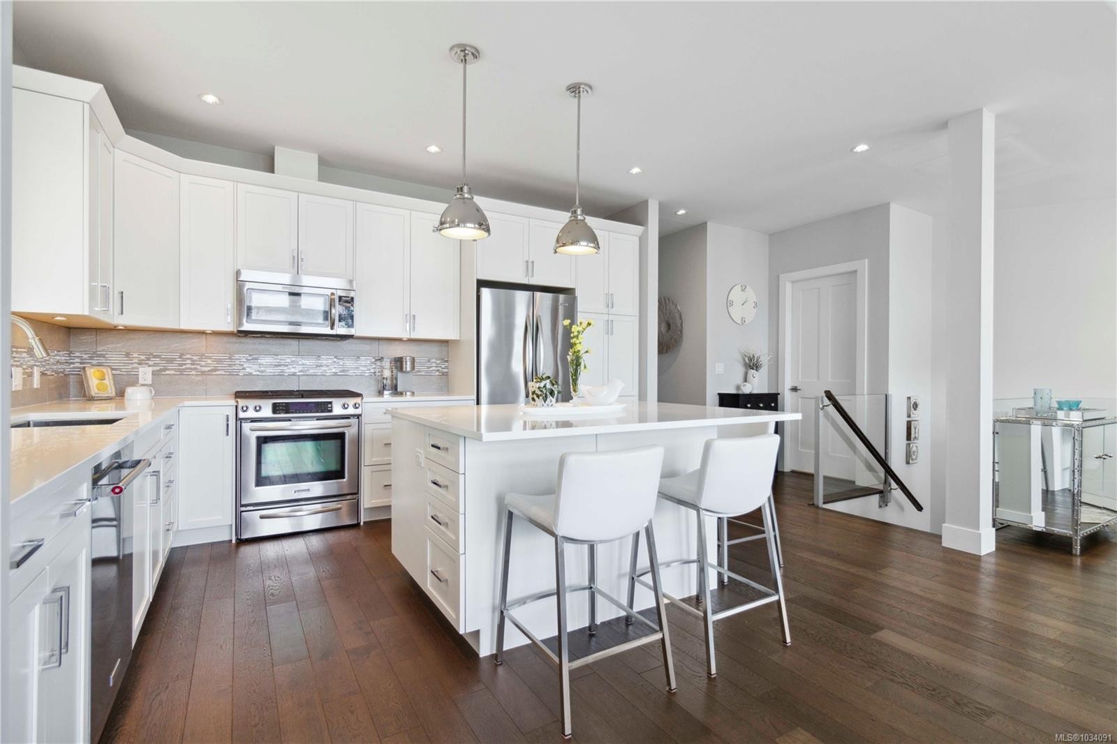 









708


Demel

Pl,
Colwood,




BC
V9C 3L6

