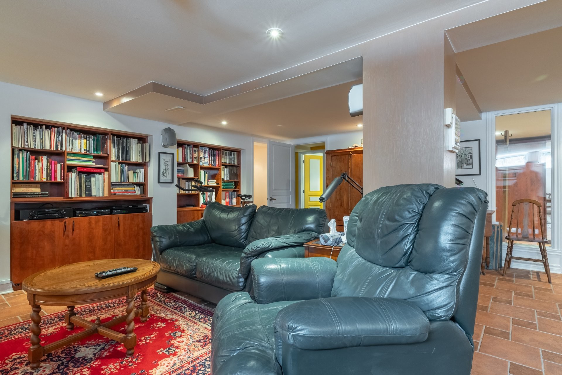 









105


Av. de Brixton

,
Saint-Lambert,




QC
J4P3A1

