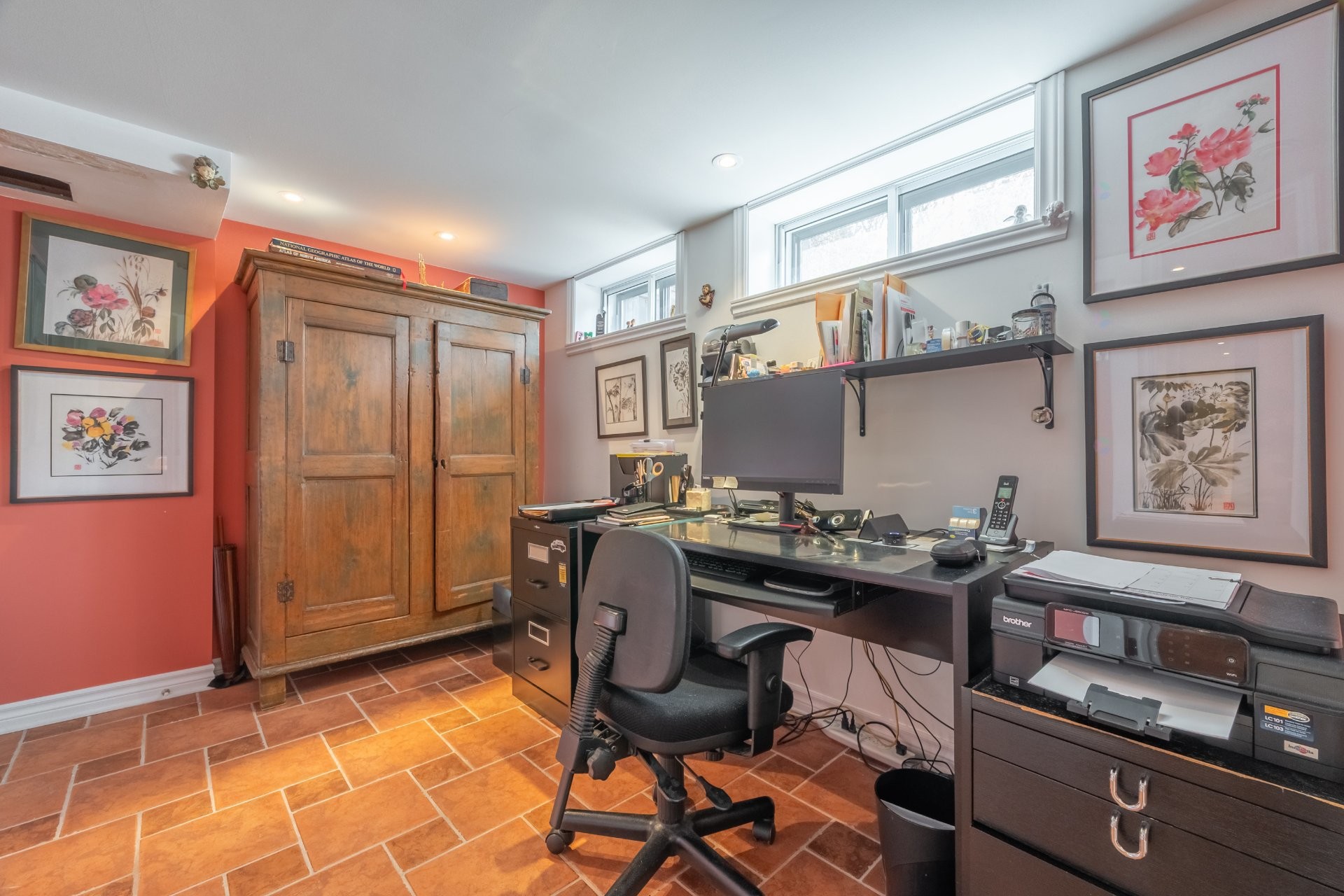 









105


Av. de Brixton

,
Saint-Lambert,




QC
J4P3A1

