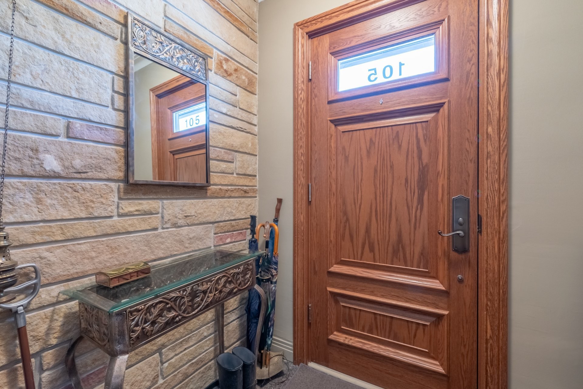 









105


Av. de Brixton

,
Saint-Lambert,




QC
J4P3A1

