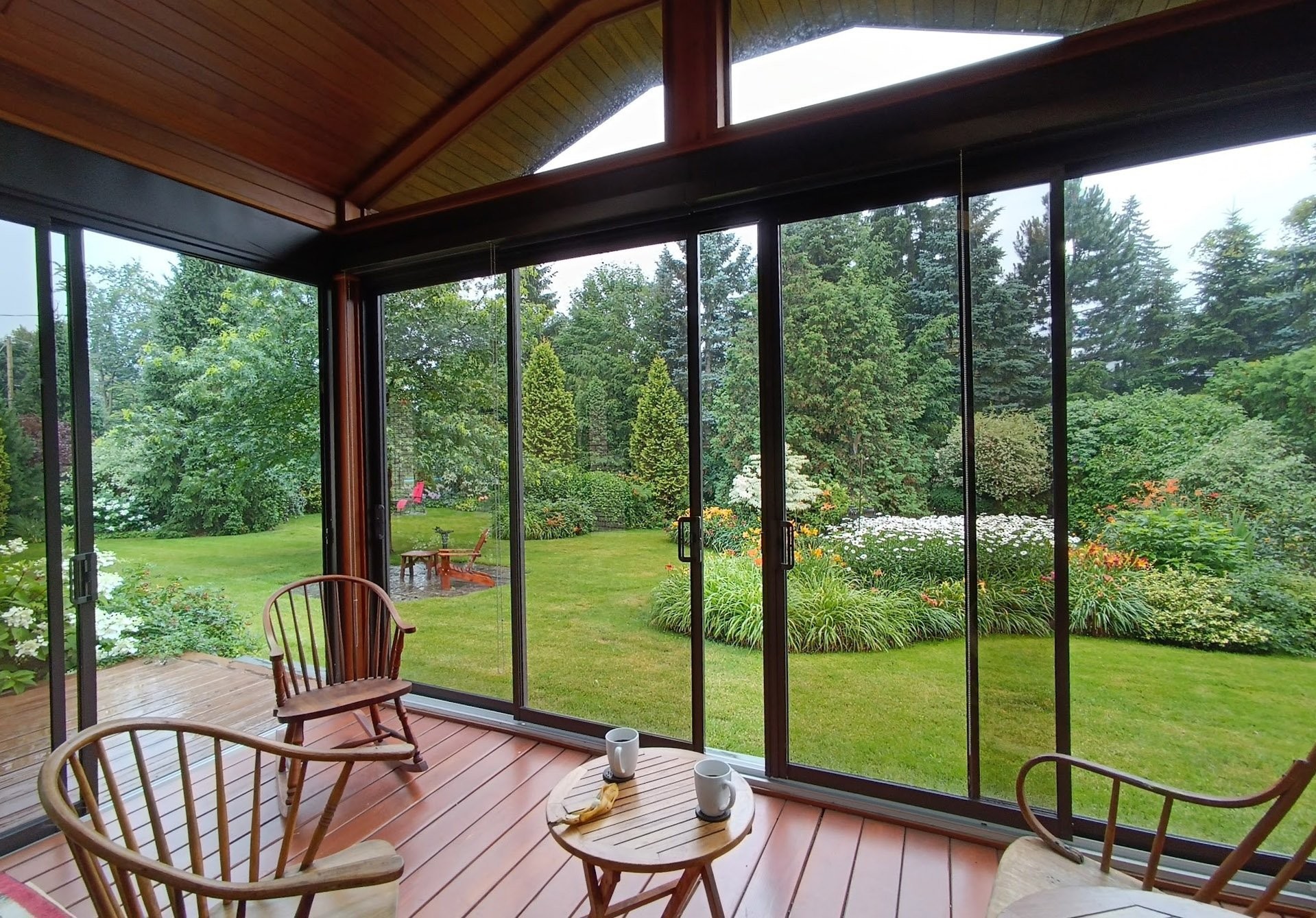 









105


Av. de Brixton

,
Saint-Lambert,




QC
J4P3A1


