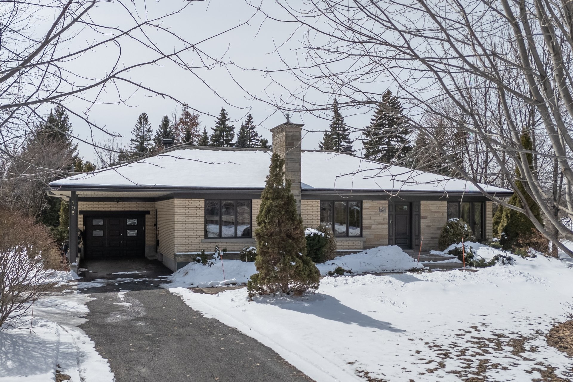 









105


Av. de Brixton

,
Saint-Lambert,




QC
J4P3A1

