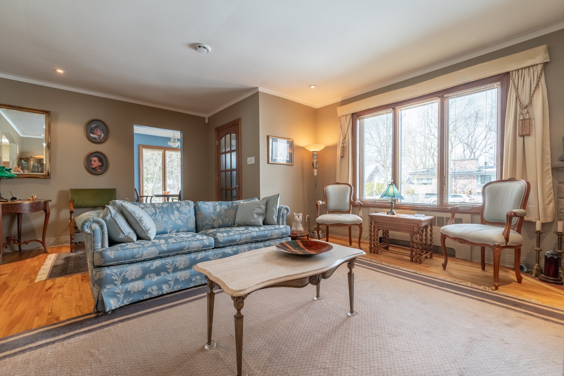 









105


Av. de Brixton

,
Saint-Lambert,




QC
J4P3A1

