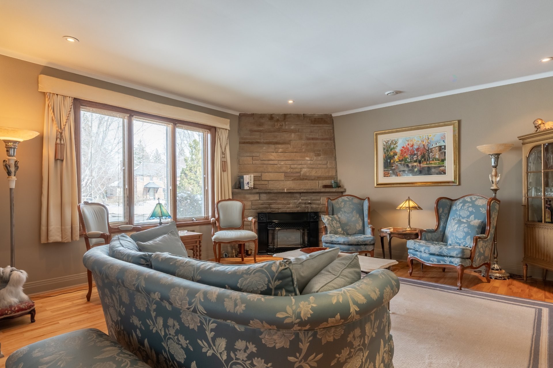 









105


Av. de Brixton

,
Saint-Lambert,




QC
J4P3A1

