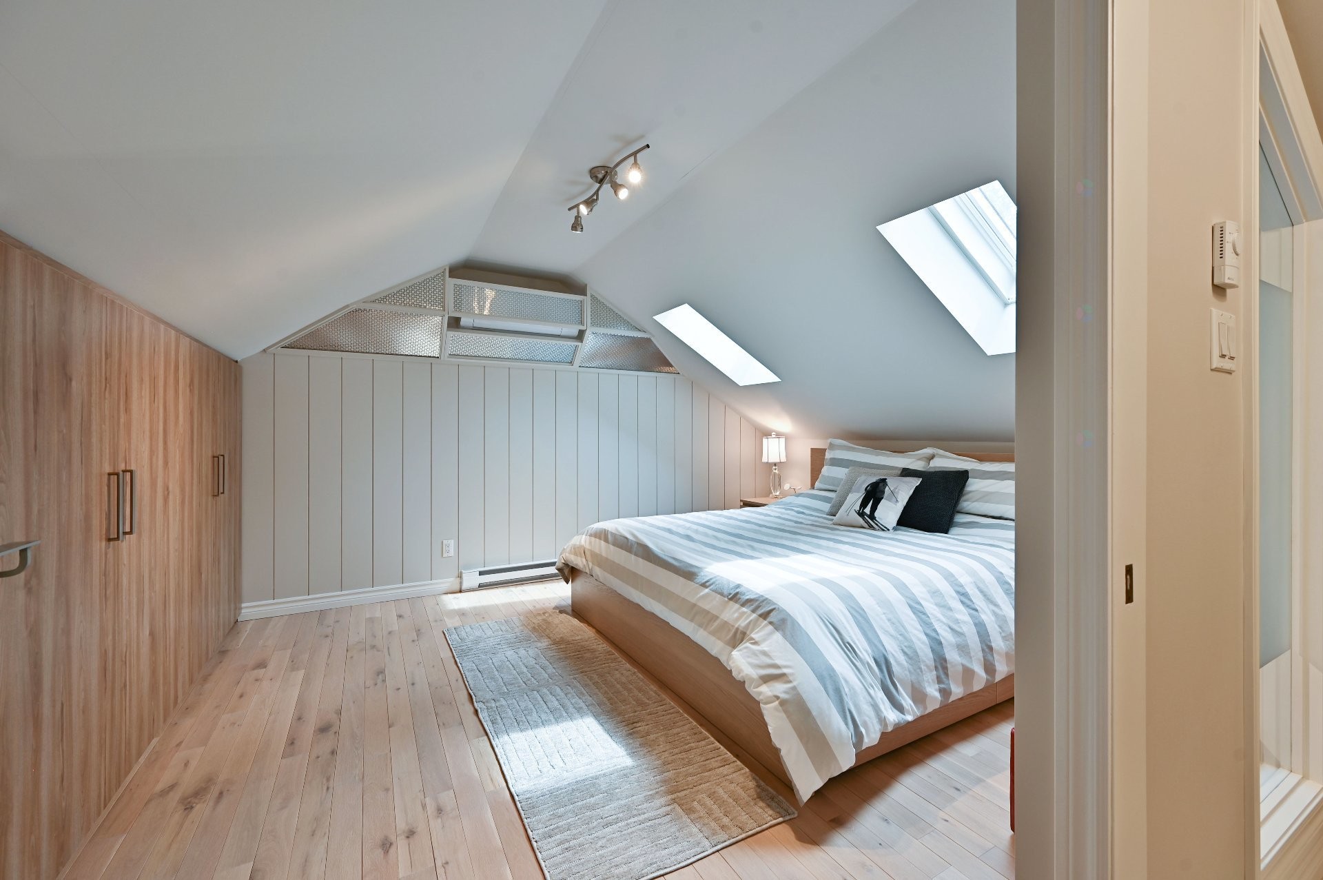 









566


Ch. du Skieur

,
Piedmont,




QC
J0R1R3

