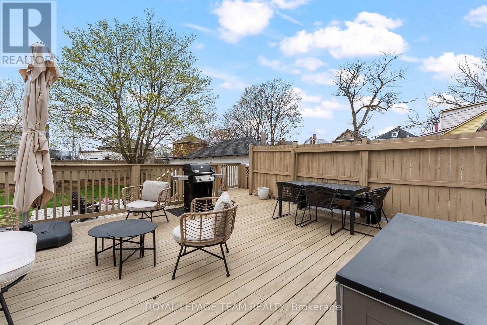 












20 JAMES STREET

,
Smiths Falls,




Ontario
K7A1W8

