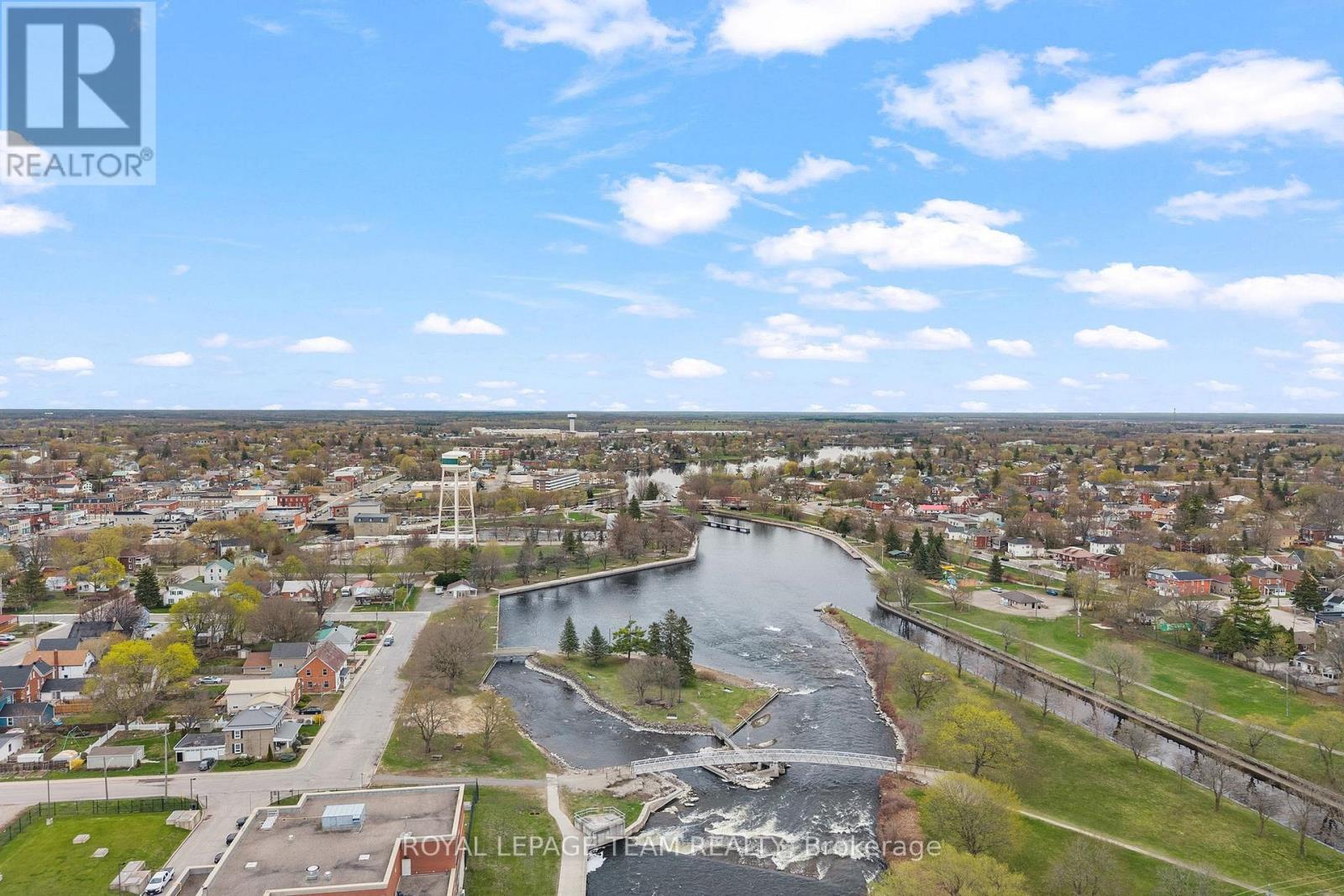 












20 JAMES STREET

,
Smiths Falls,




Ontario
K7A1W8

