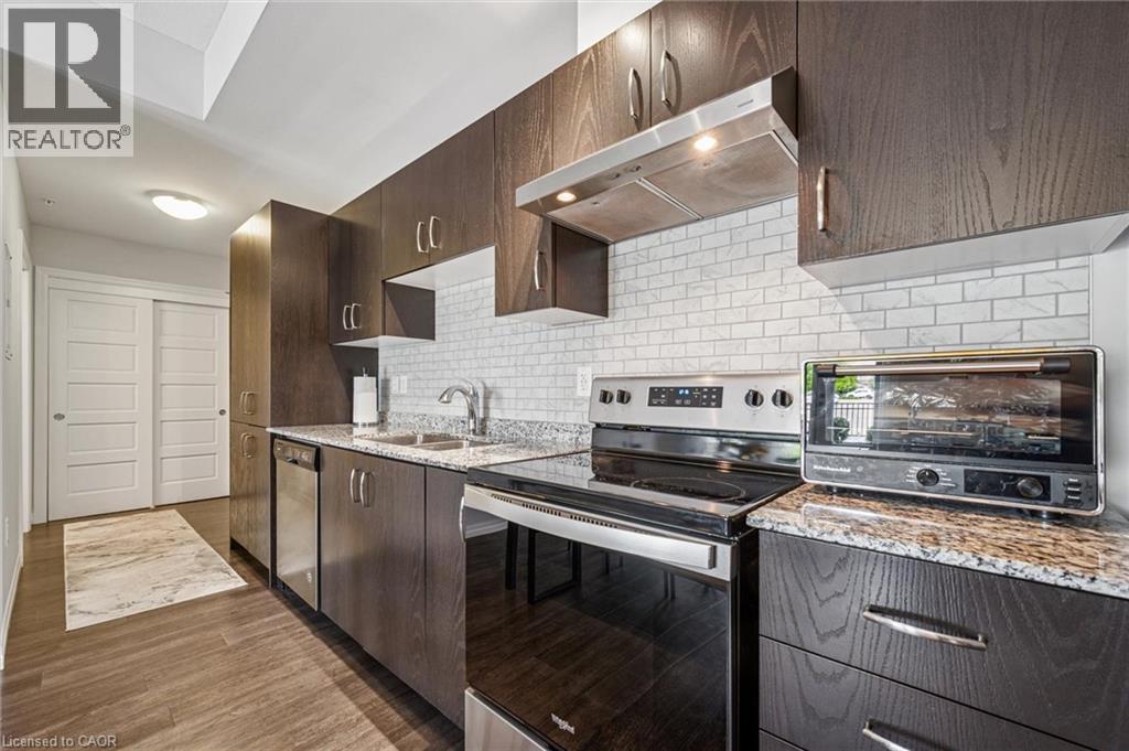 












35 KINGSBURY Square Unit# 121

,
Guelph,




Ontario
N1L0J4

