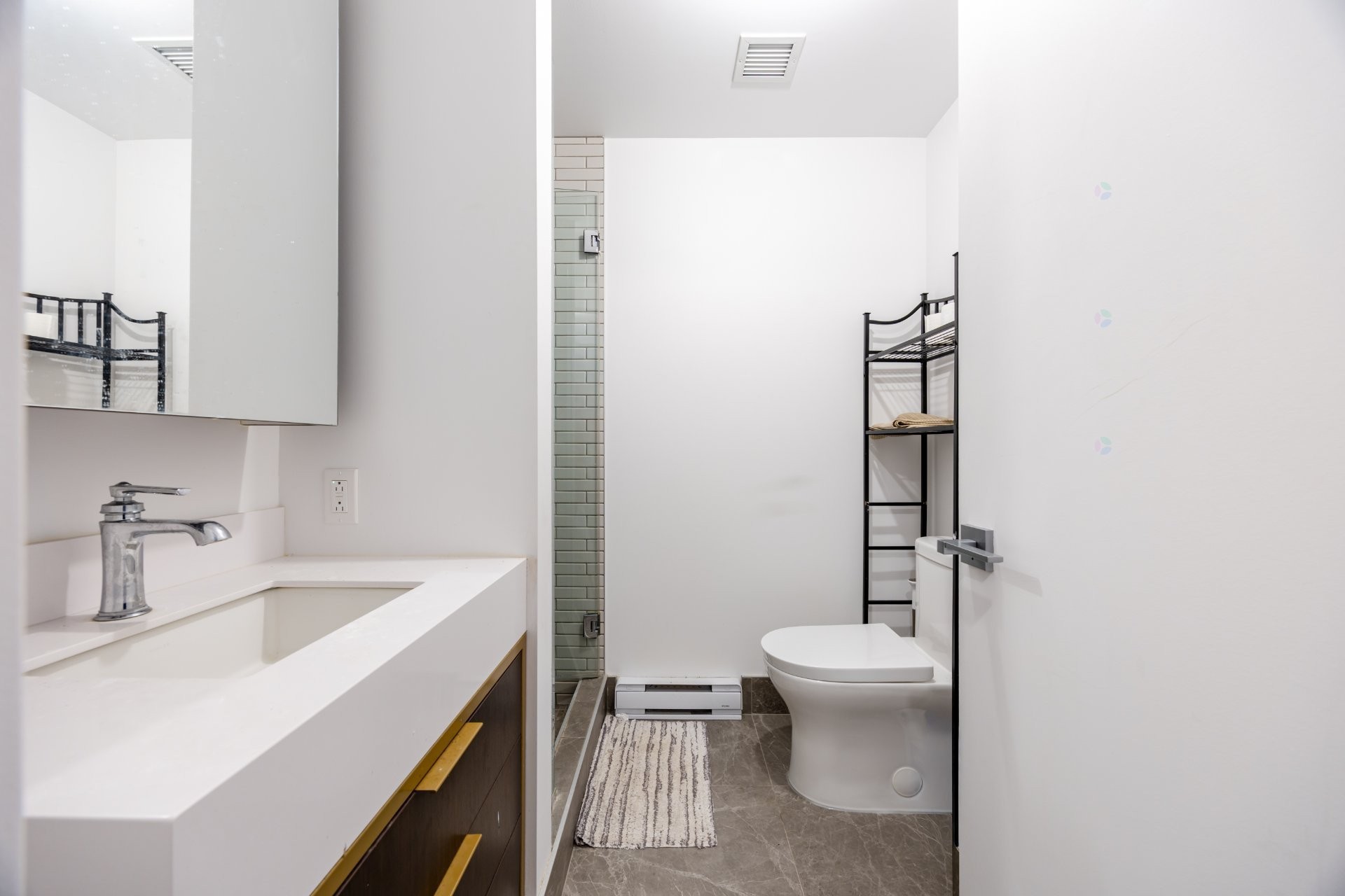 









2060


Rue Peel

, 805,
Montréal (Ville-Marie),




QC
H3A0J1

