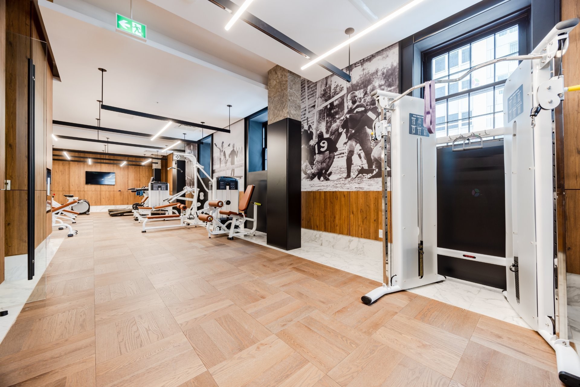 









2060


Rue Peel

, 805,
Montréal (Ville-Marie),




QC
H3A0J1

