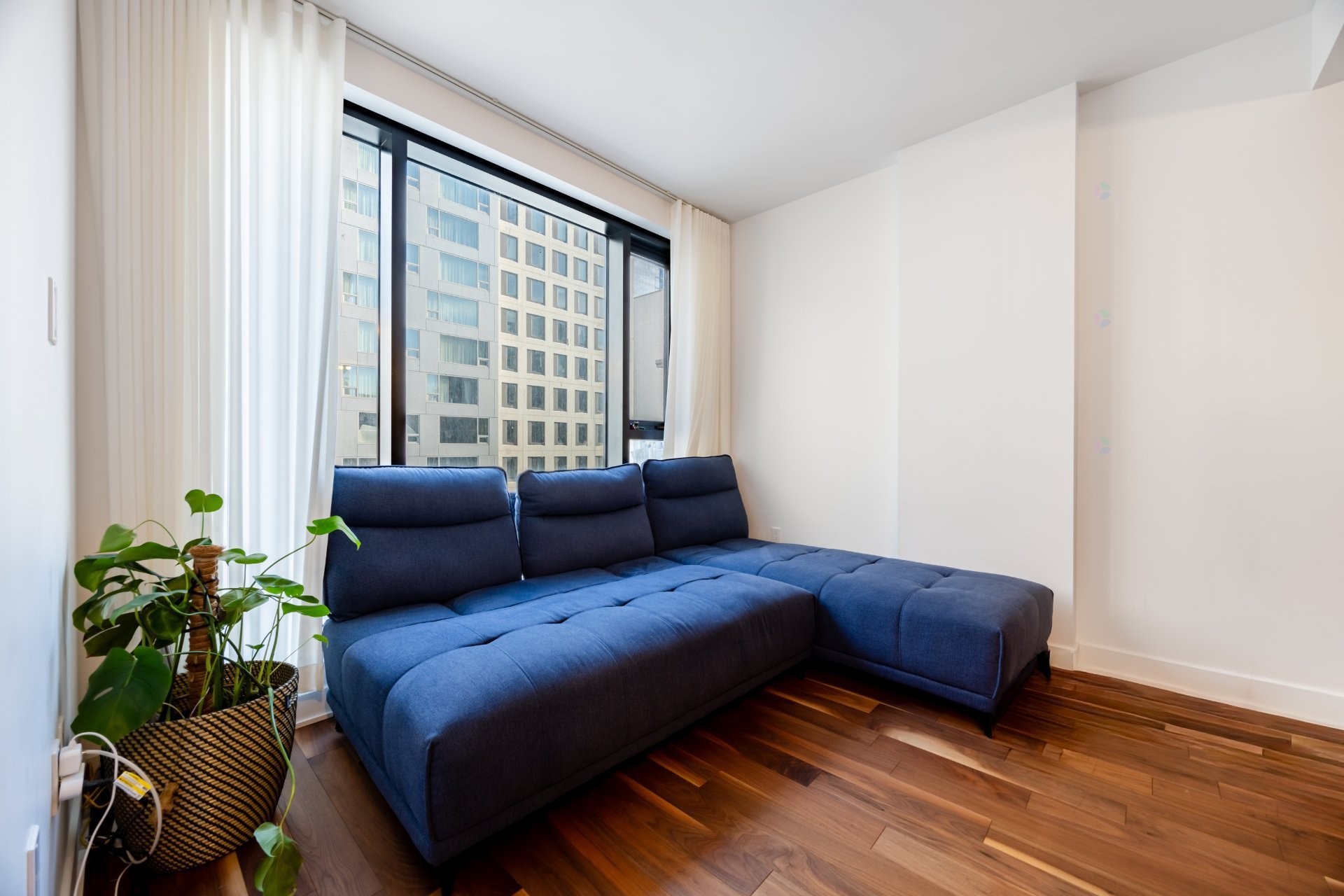 









2060


Rue Peel

, 805,
Montréal (Ville-Marie),




QC
H3A0J1

