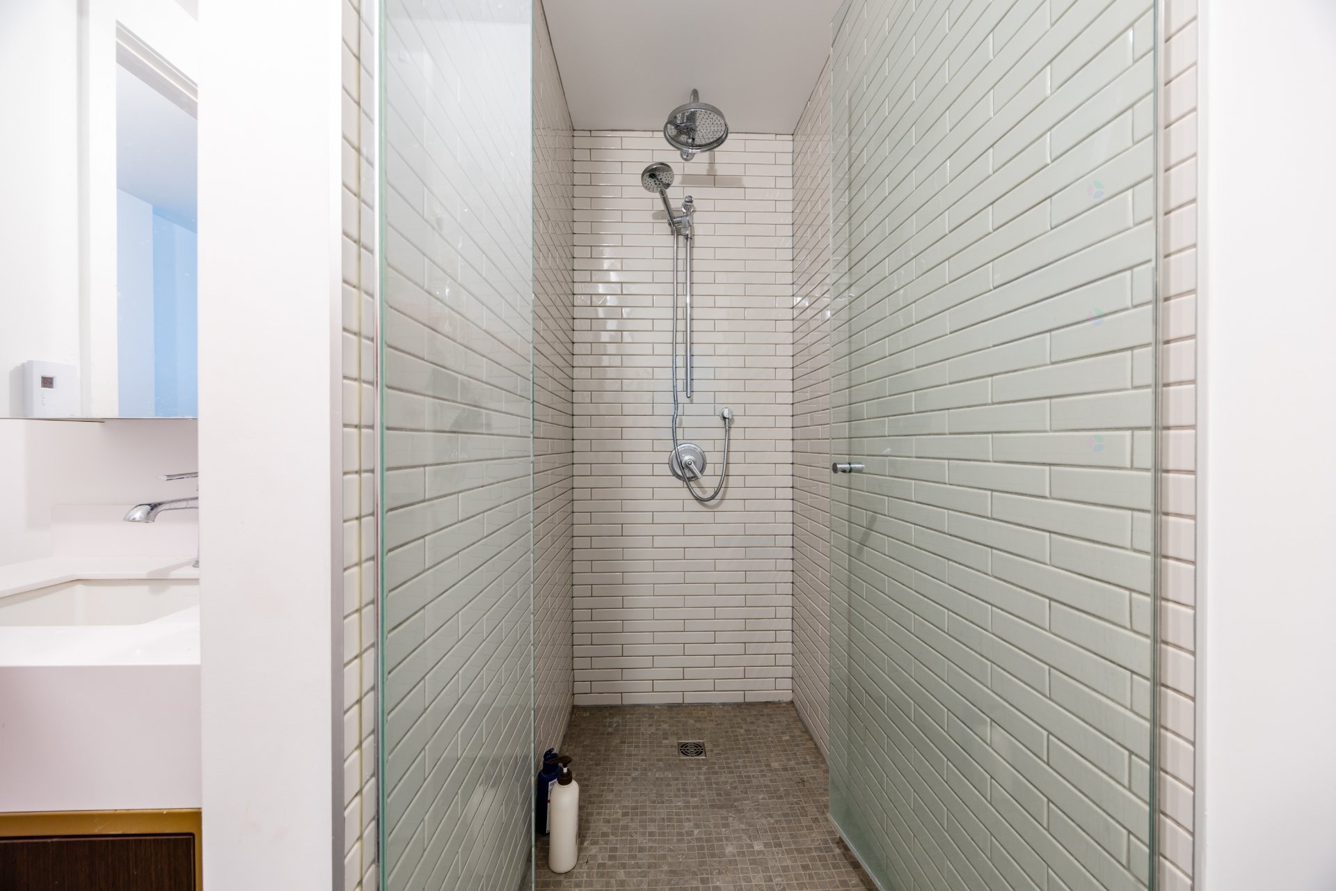 









2060


Rue Peel

, 805,
Montréal (Ville-Marie),




QC
H3A0J1

