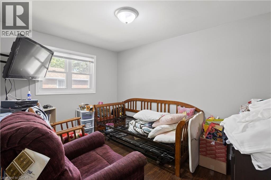 












179 VANCOUVER Street

,
London,




Ontario
N5W4R5

