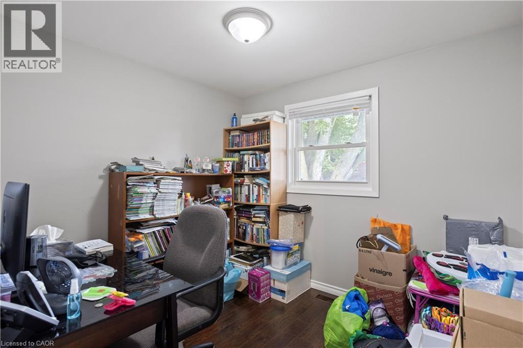 












179 VANCOUVER Street

,
London,




Ontario
N5W4R5


