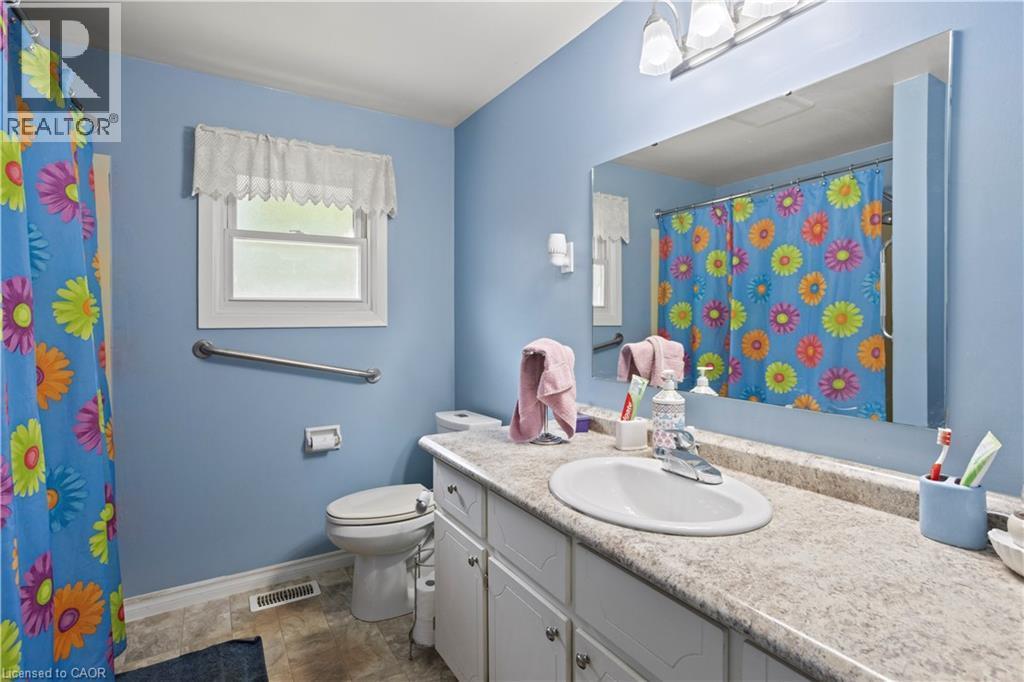 












179 VANCOUVER Street

,
London,




Ontario
N5W4R5

