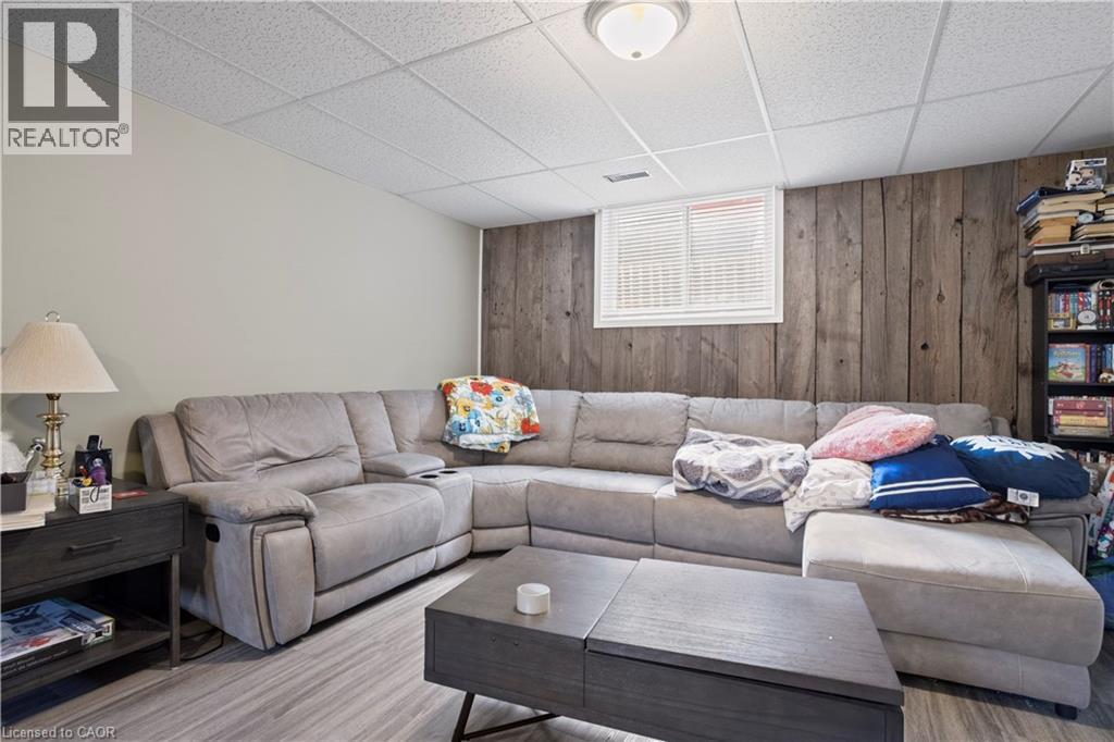 












179 VANCOUVER Street

,
London,




Ontario
N5W4R5

