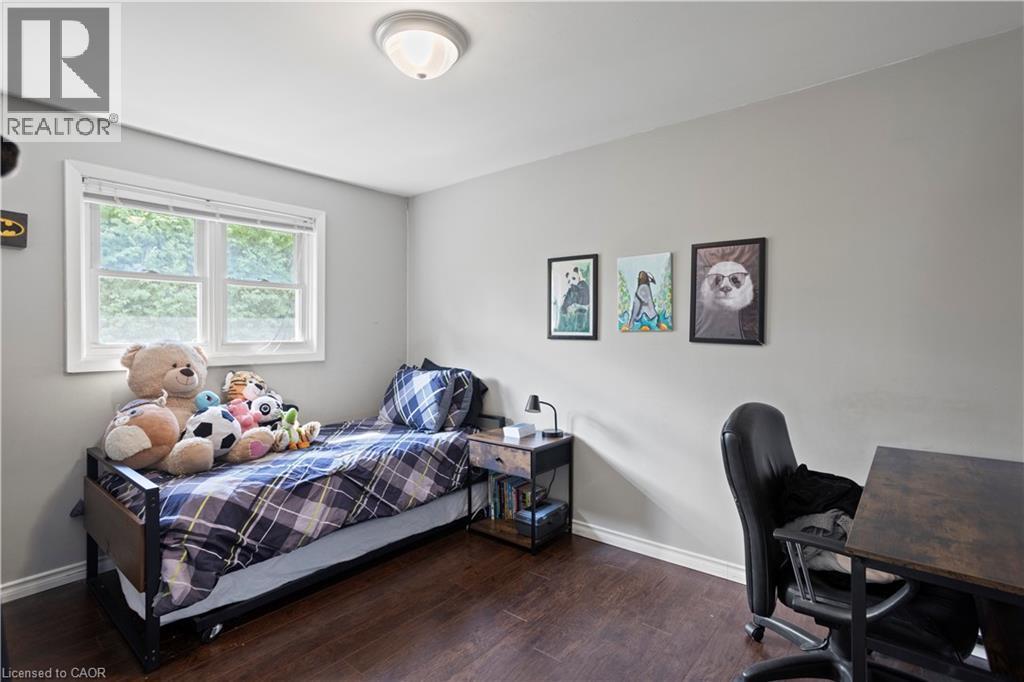 












179 VANCOUVER Street

,
London,




Ontario
N5W4R5

