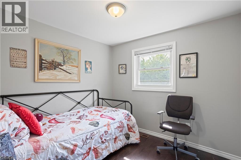 












179 VANCOUVER Street

,
London,




Ontario
N5W4R5

