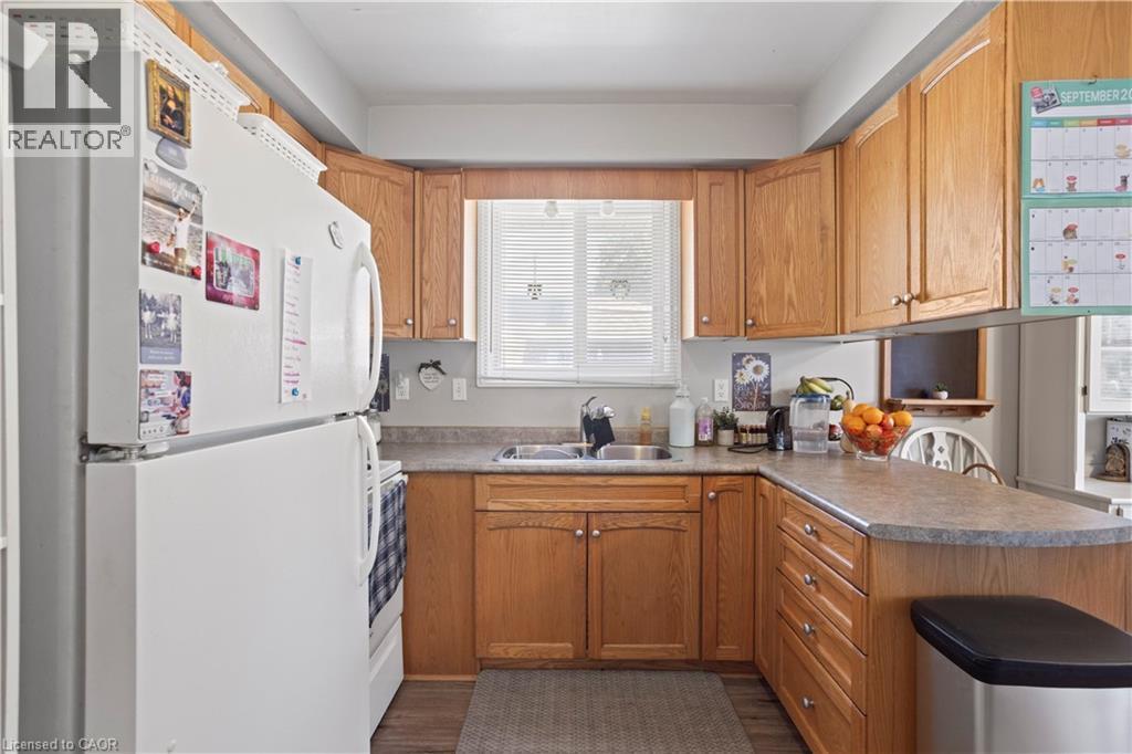 












179 VANCOUVER Street

,
London,




Ontario
N5W4R5


