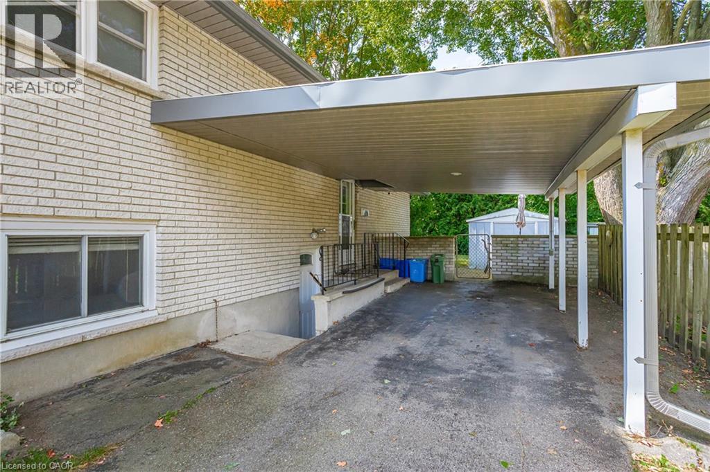 












179 VANCOUVER Street

,
London,




Ontario
N5W4R5

