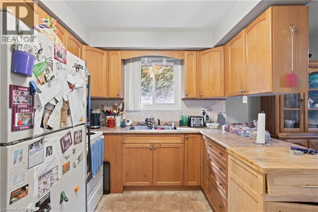 












179 VANCOUVER Street

,
London,




Ontario
N5W4R5

