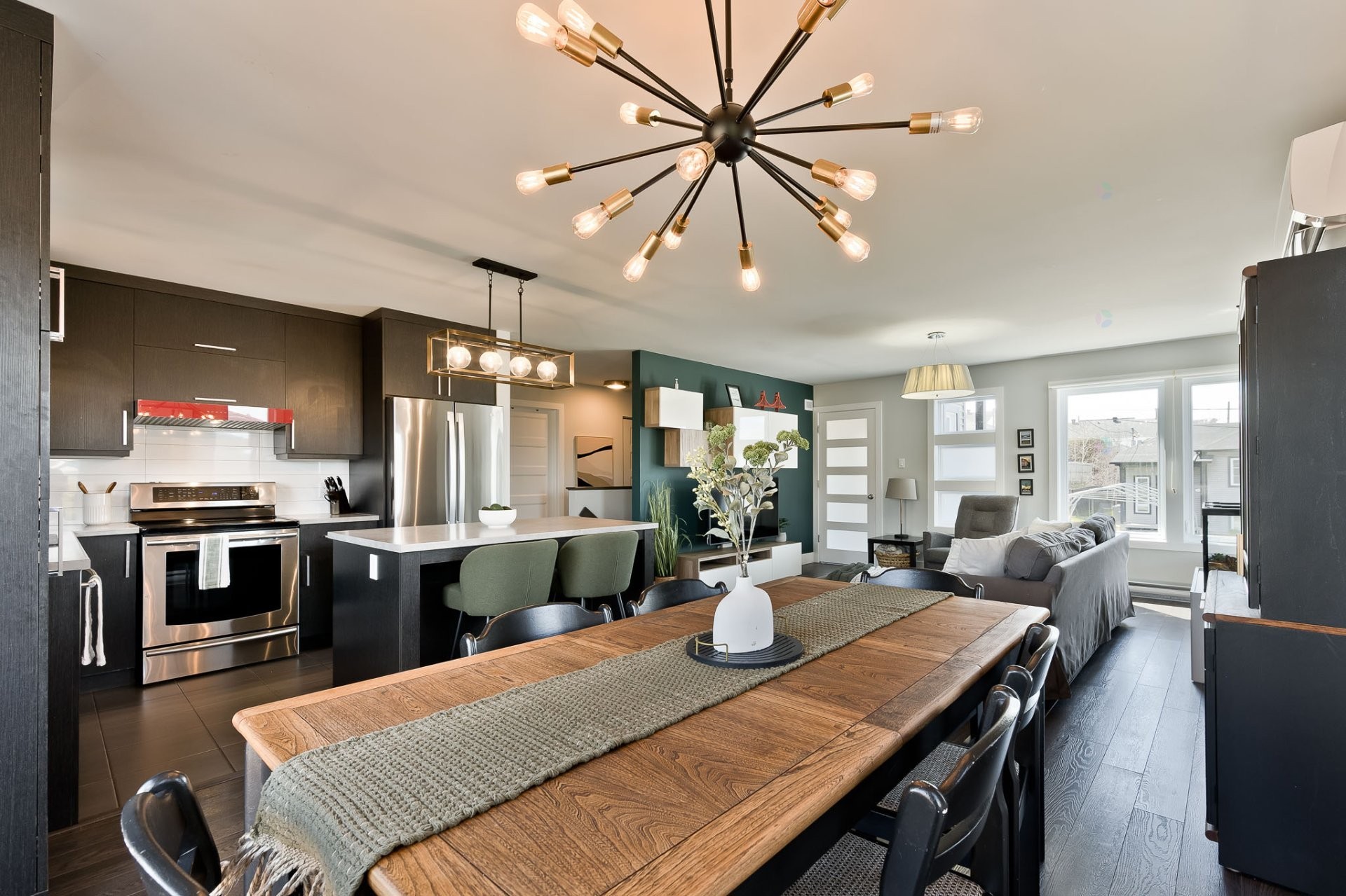 









1326


Rue Adélard-Dumas

,
Sherbrooke (Fleurimont),




QC
J1E4M5

