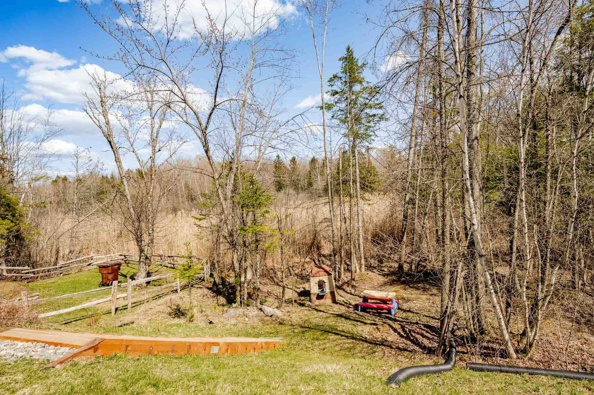 









1326


Rue Adélard-Dumas

,
Sherbrooke (Fleurimont),




QC
J1E4M5

