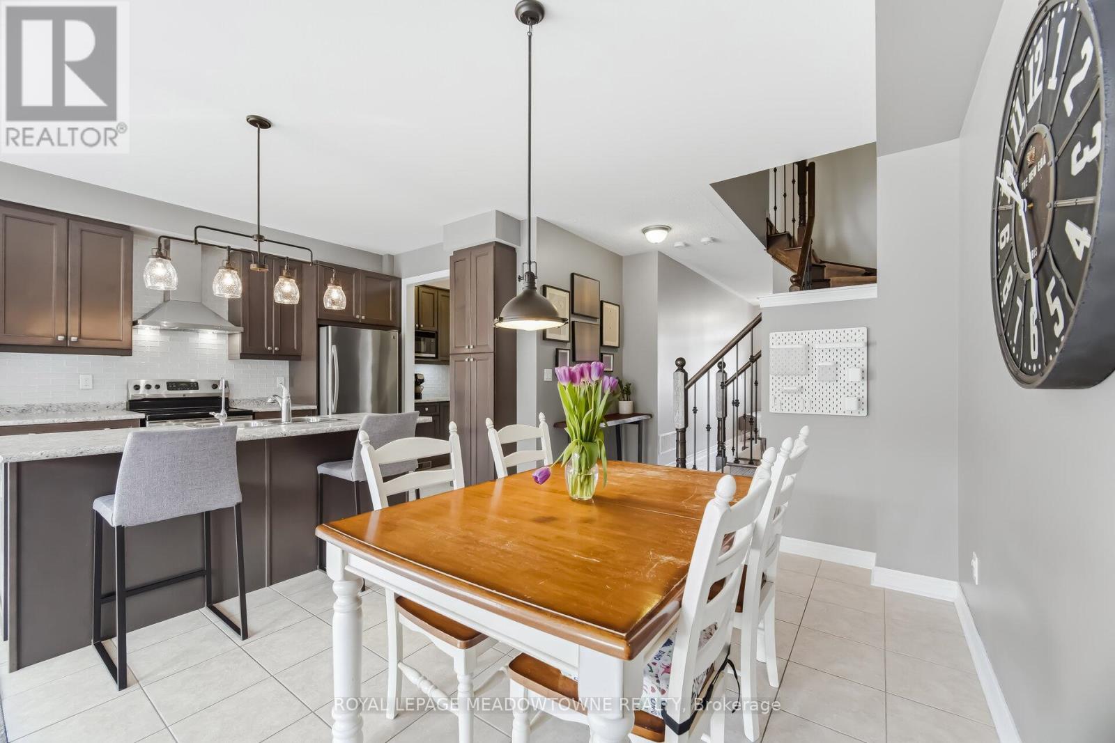 












21 SHARPE CRESCENT

,
New Tecumseth,




Ontario
L0G1W0

