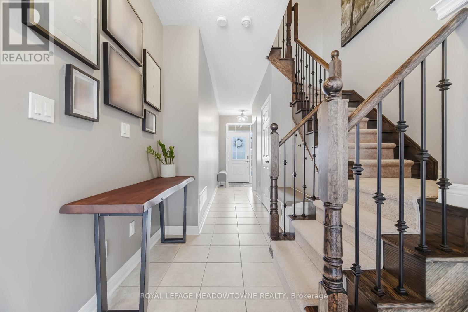 












21 SHARPE CRESCENT

,
New Tecumseth,




Ontario
L0G1W0

