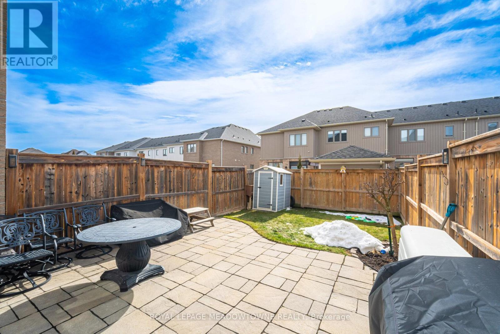 












21 SHARPE CRESCENT

,
New Tecumseth,




Ontario
L0G1W0

