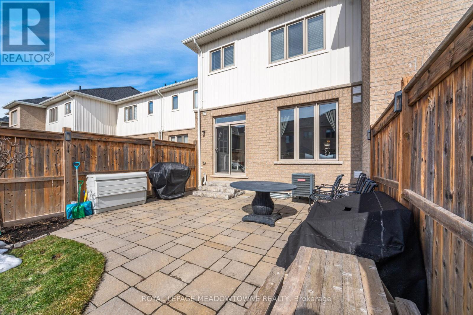 












21 SHARPE CRESCENT

,
New Tecumseth,




Ontario
L0G1W0

