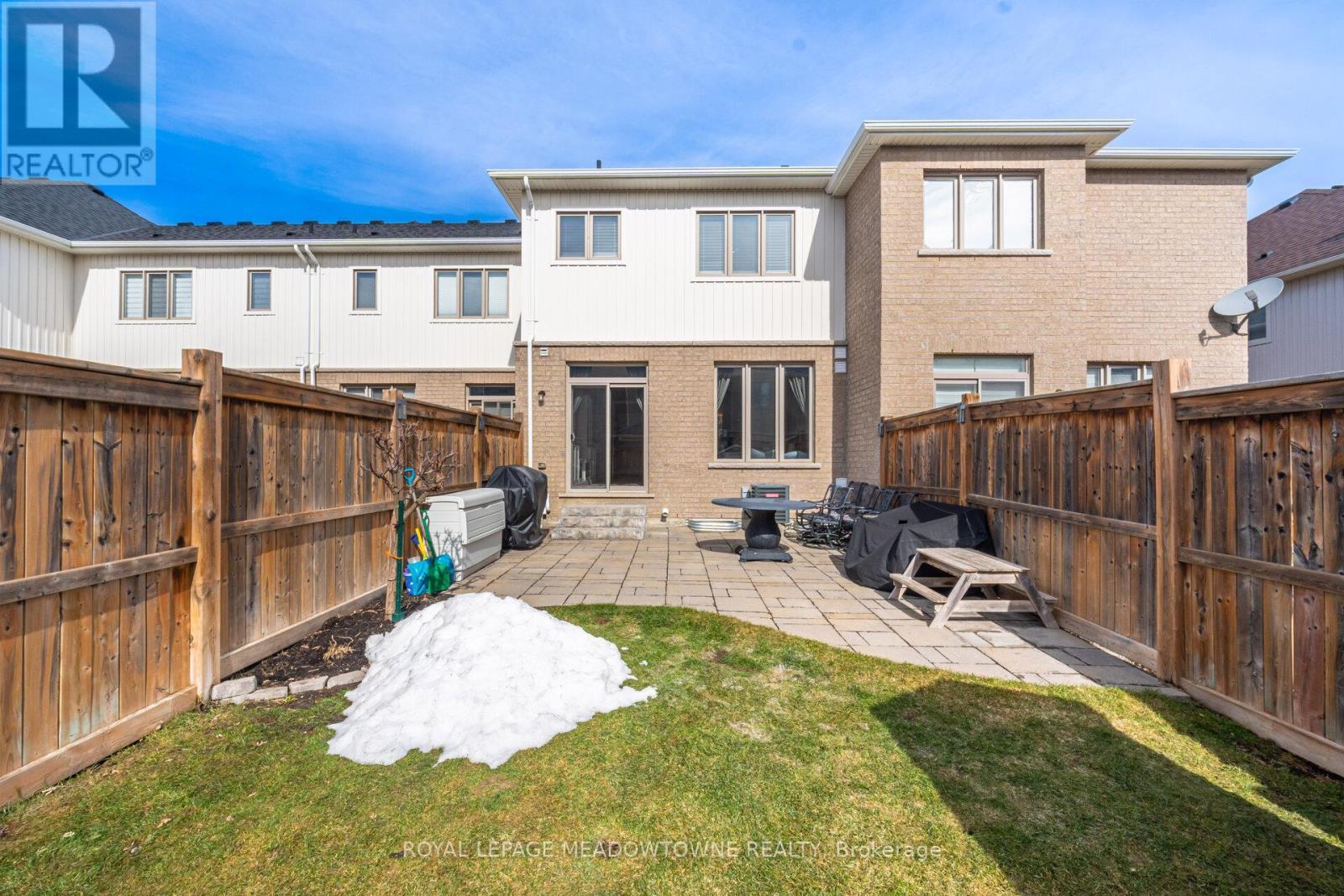 












21 SHARPE CRESCENT

,
New Tecumseth,




Ontario
L0G1W0

