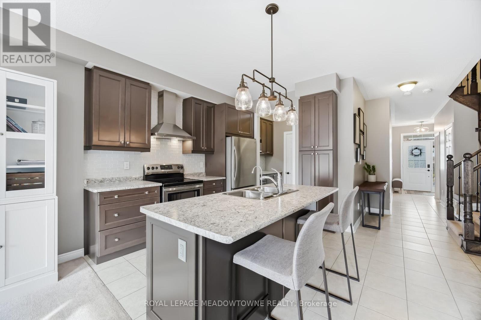 












21 SHARPE CRESCENT

,
New Tecumseth,




Ontario
L0G1W0

