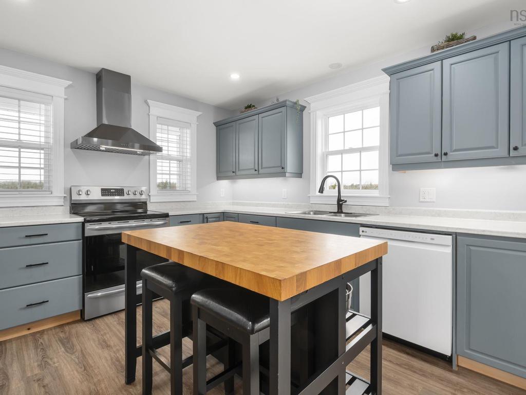 












145 Yellowleaf Lane

,
Portuguese Cove,




NS
B3V 0E7

