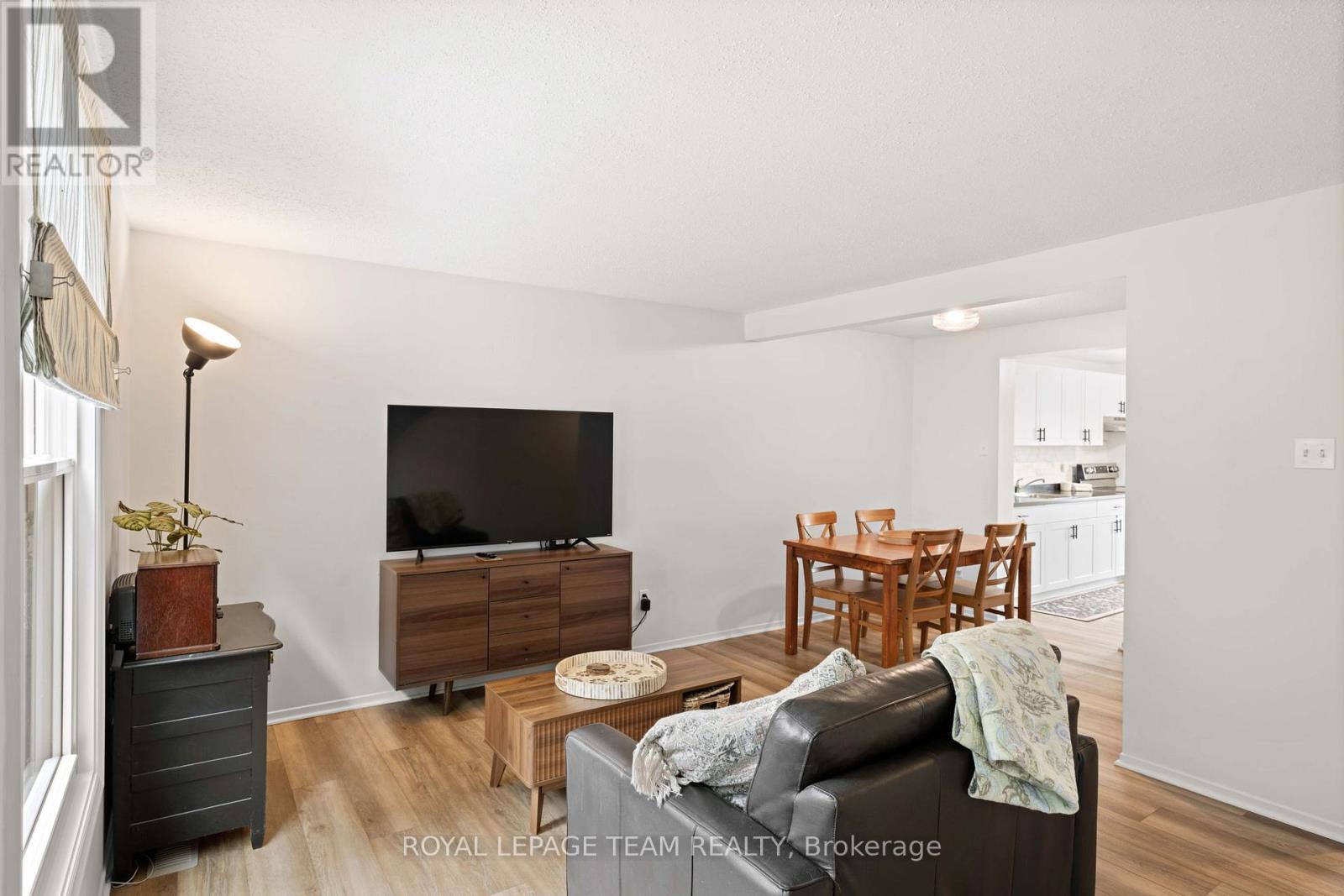 












42 - 1257 PRIORY LANE

,
Ottawa,




Ontario
K1C1Z8

